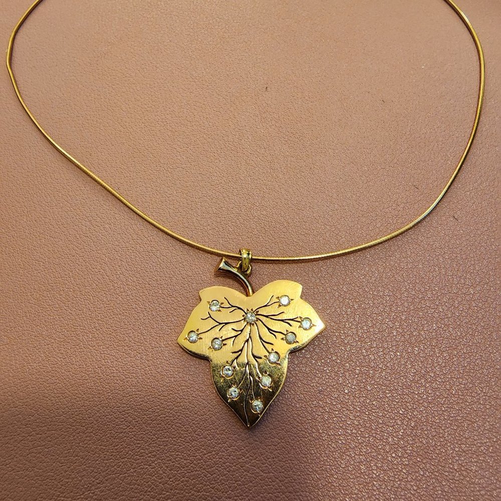 14K Yellow Gold Maple Leaf Pendant Set with 12 Diamonds
